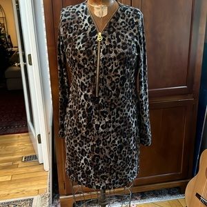 Cute dress gives some 5 percent stretch